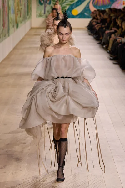 Look 43
